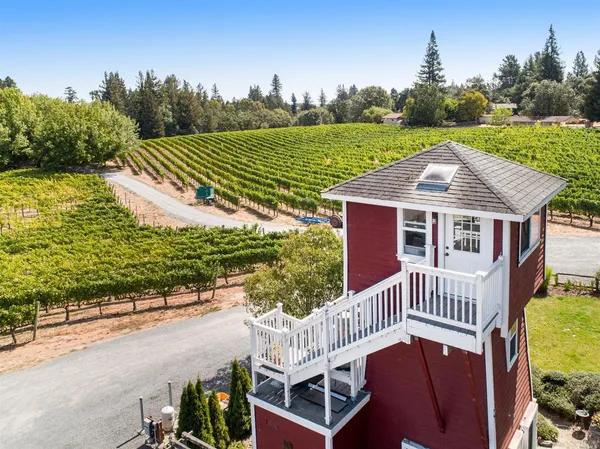 $1,995,000 | 4605 Gravenstein Highway North, Sebastopol, CA 95472
