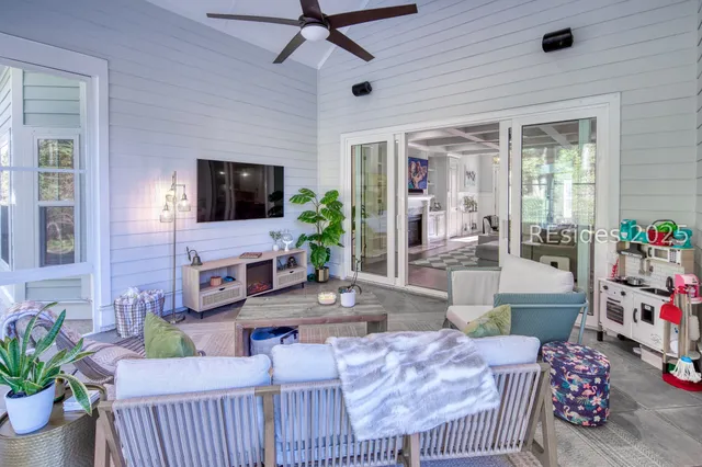 $1,385,000 | 7 Attleboro Place, Bluffton, SC 29910