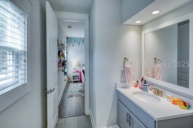 $1,385,000 | 7 Attleboro Place, Bluffton, SC 29910