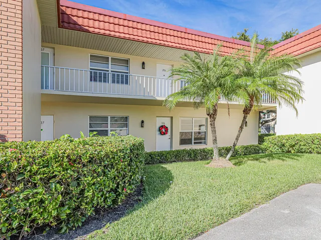 $149,000 | 16 Vista Palm Lane, Unit 106, Vero Beach, FL 32962