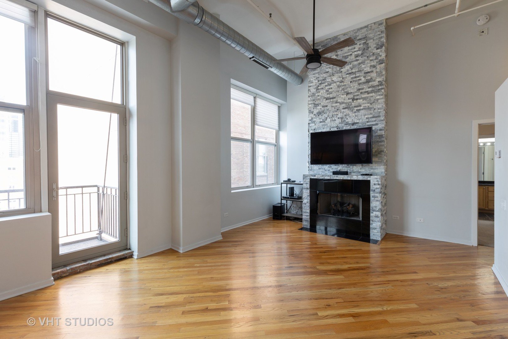 500 South Clinton Street, Unit 812 Chicago, IL 60607 - Photo 4 of 12