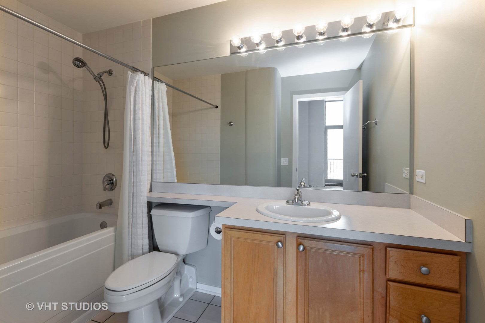 500 South Clinton Street, Unit 812 Chicago, IL 60607 - Photo 9 of 12