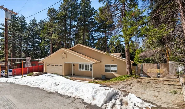$485,000 | 31686 Luring Pines Circle, Running Springs, CA 92382