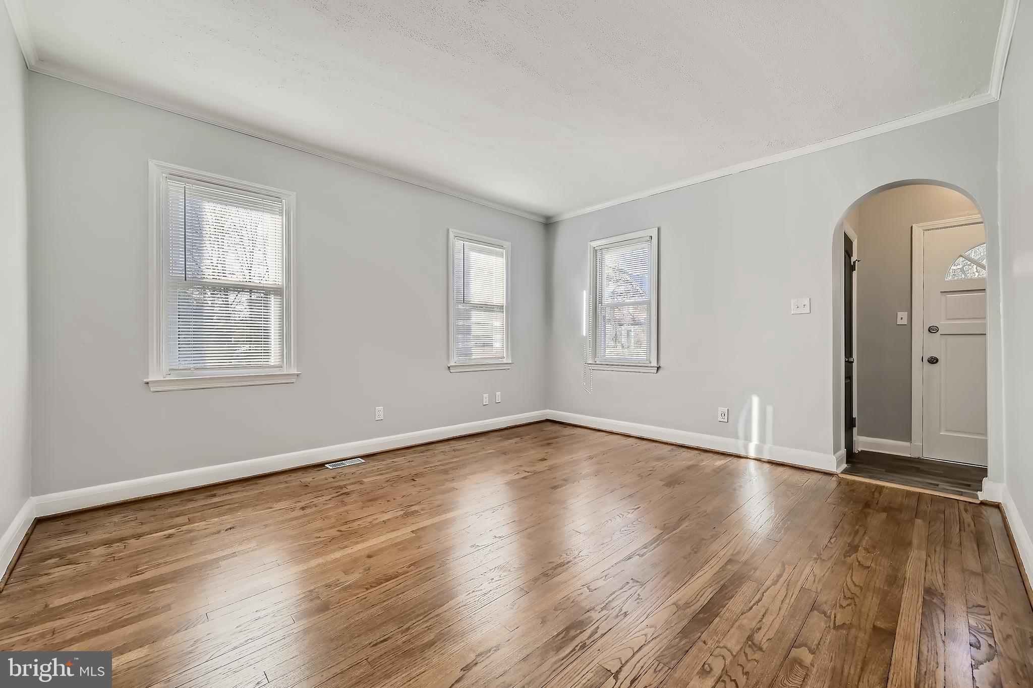 1807 Frederick Road Baltimore, MD 21228 - Photo 14 of 32