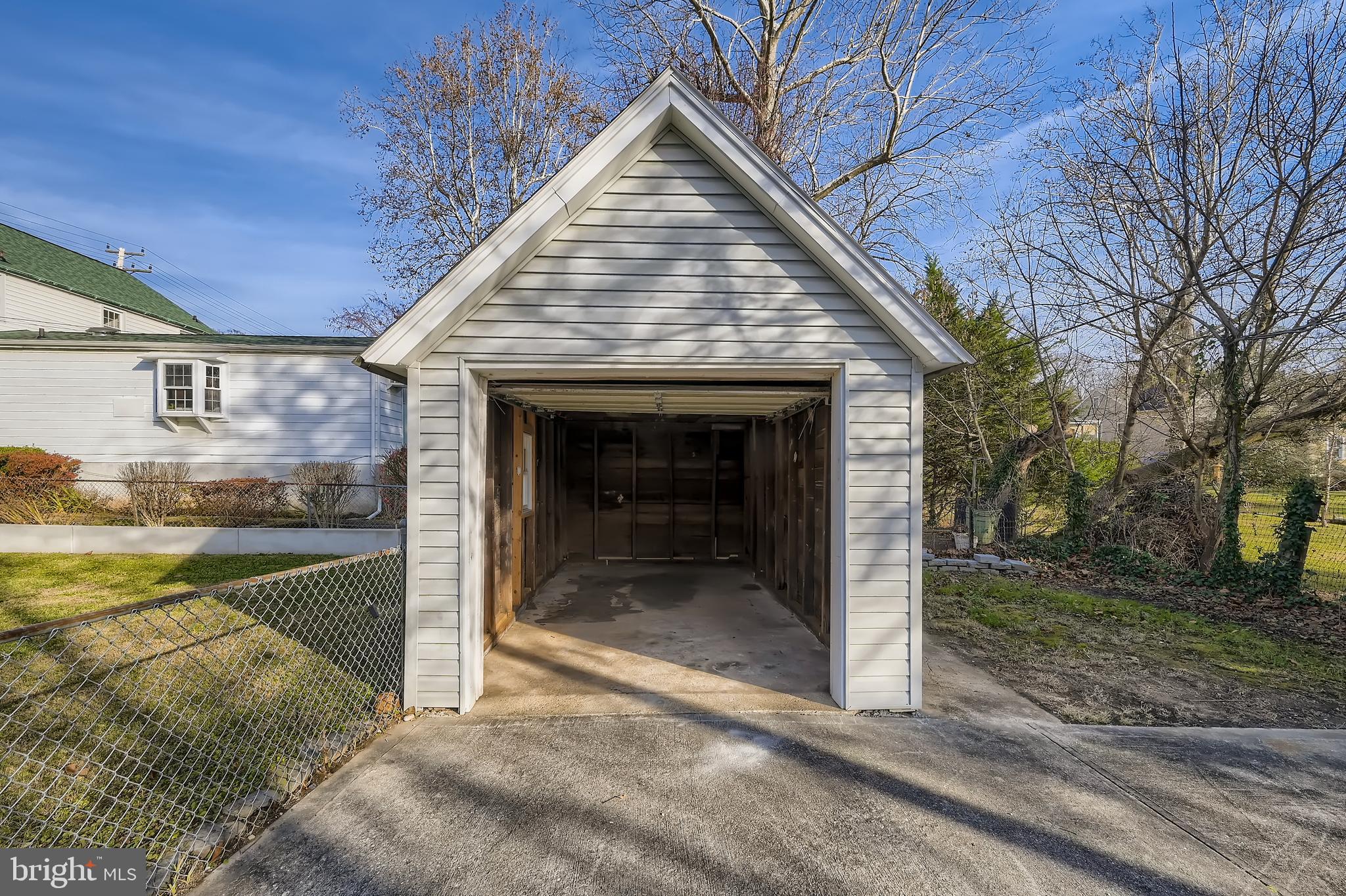 1807 Frederick Road Baltimore, MD 21228 - Photo 31 of 32