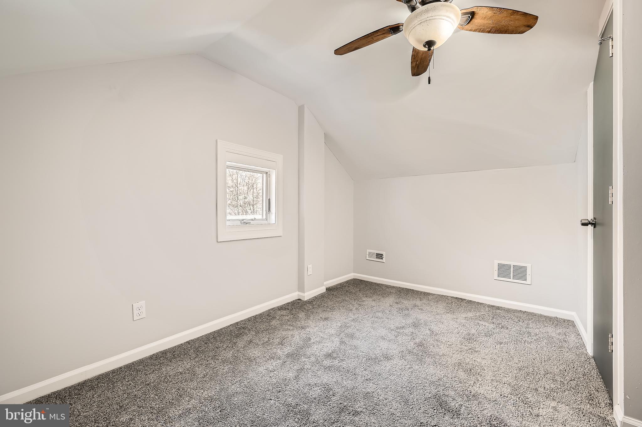 1807 Frederick Road Baltimore, MD 21228 - Photo 7 of 32