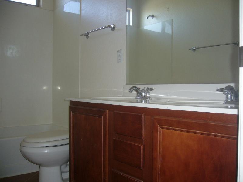 17781 West Redfield Road Surprise, AZ 85388 - Photo 4 of 8 BATHROOM