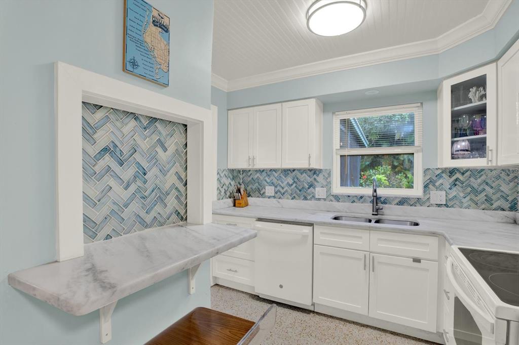 5572 100th Way North St. Petersburg, FL 33708 - Photo 10 of 34