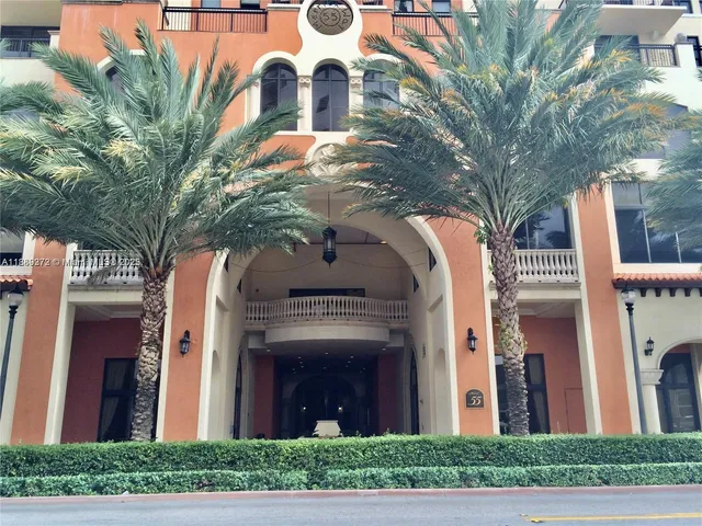 $3,975 | 55 Merrick Way, Unit 814, Coral Gables, FL 33134