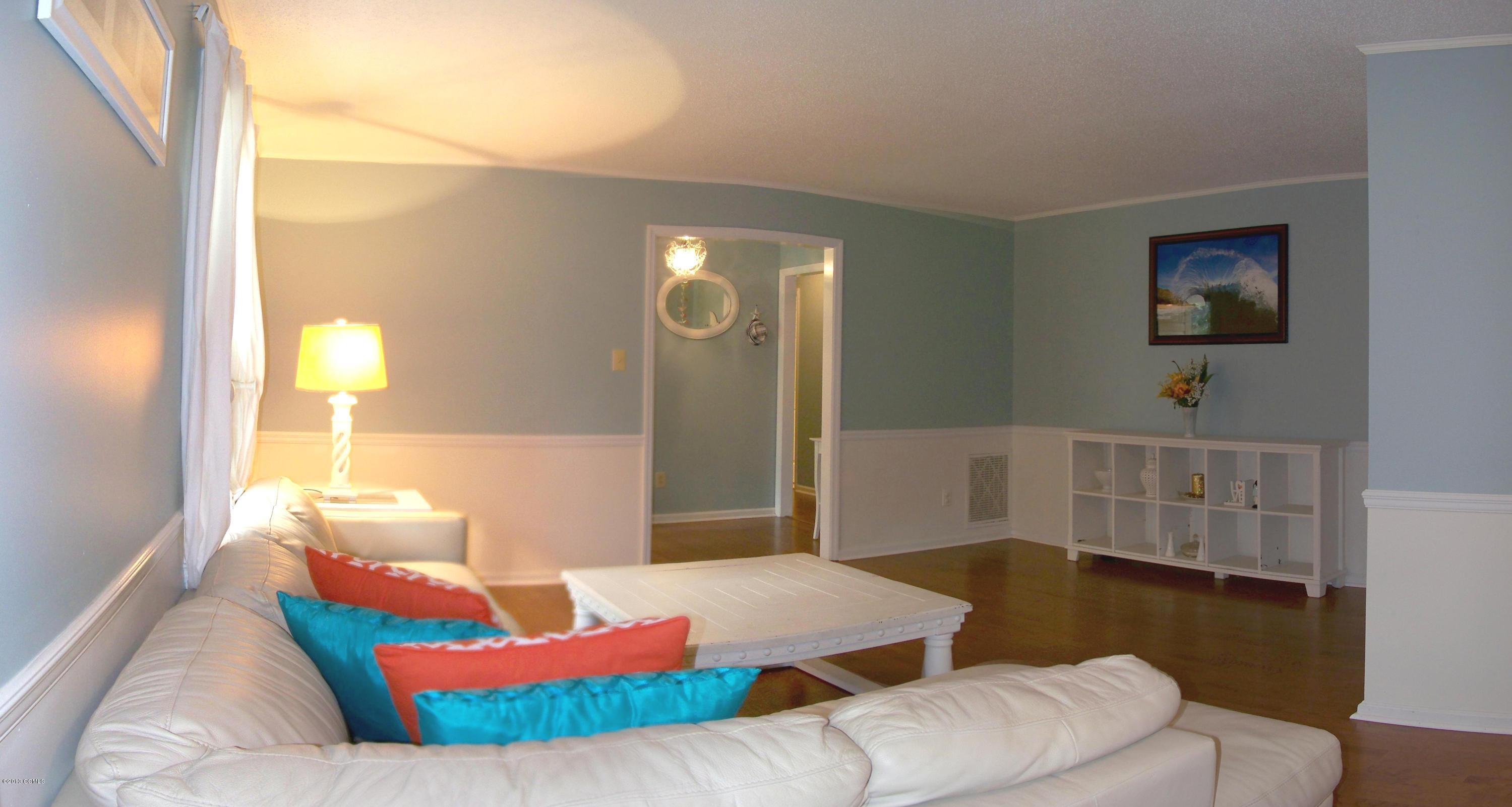 101 Ridgewood Trail New Bern, NC 28560 - Photo 11 of 36 Living Room