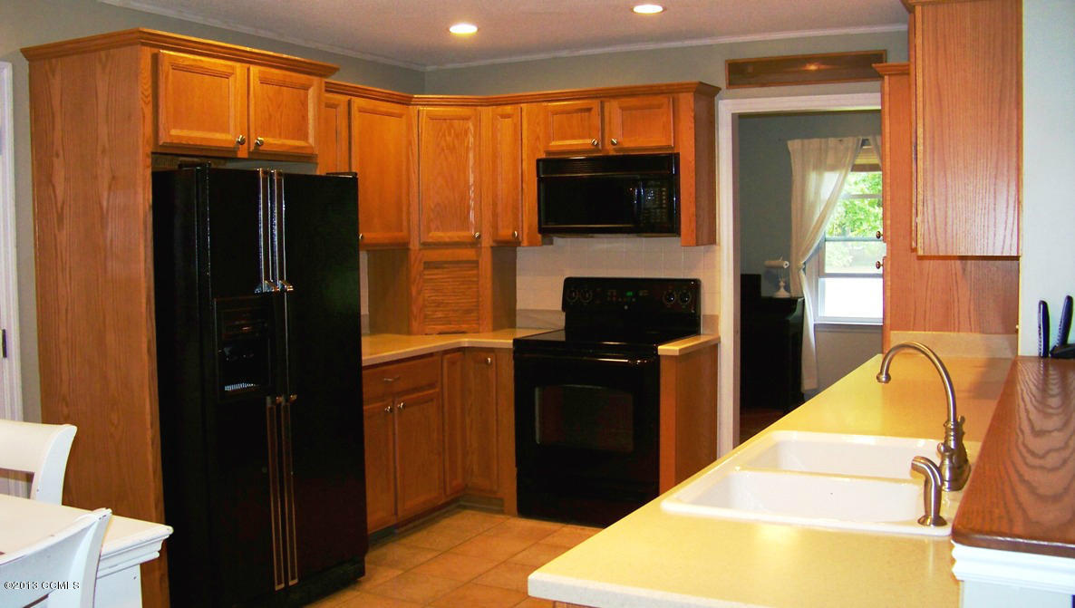 101 Ridgewood Trail New Bern, NC 28560 - Photo 14 of 36 Kitchen