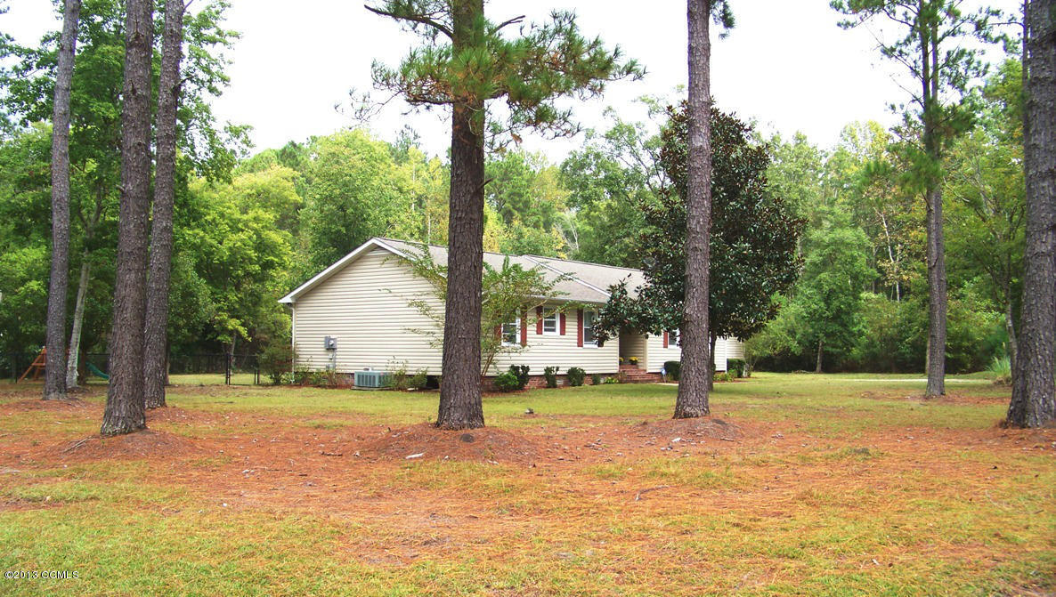 101 Ridgewood Trail New Bern, NC 28560 - Photo 3 of 36 Great Corner Lot Home