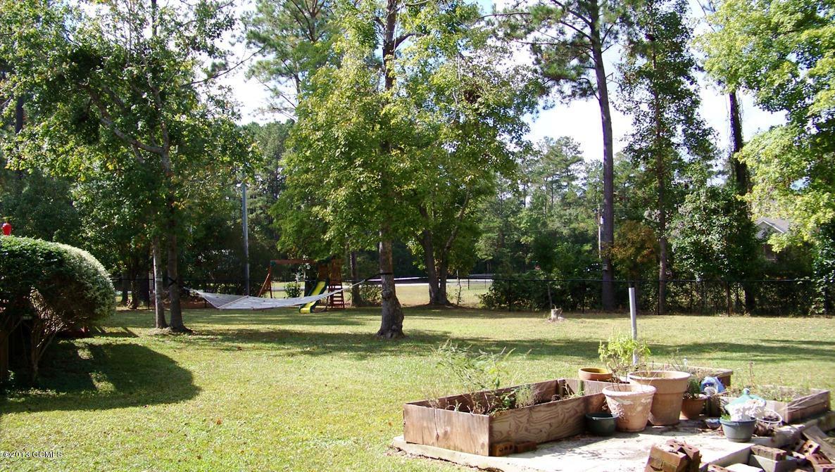 101 Ridgewood Trail New Bern, NC 28560 - Photo 34 of 36 Fenced in Backyard