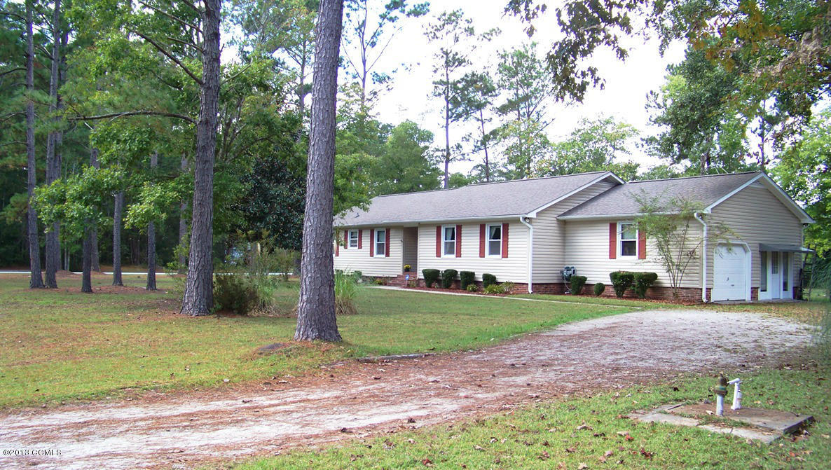 101 Ridgewood Trail New Bern, NC 28560 - Photo 9 of 36 Spacious Front Yard