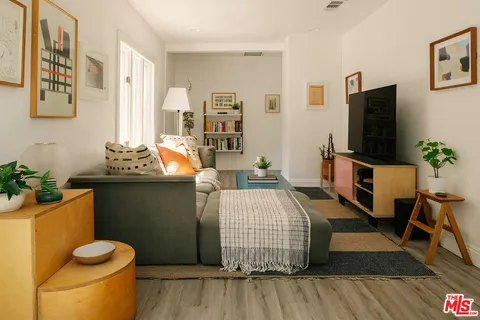 $899,000 | 466 Wren Drive, Los Angeles, CA 90065