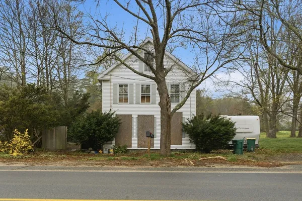 $199,900 | 147 Plymouth Street, Carver, MA 02330