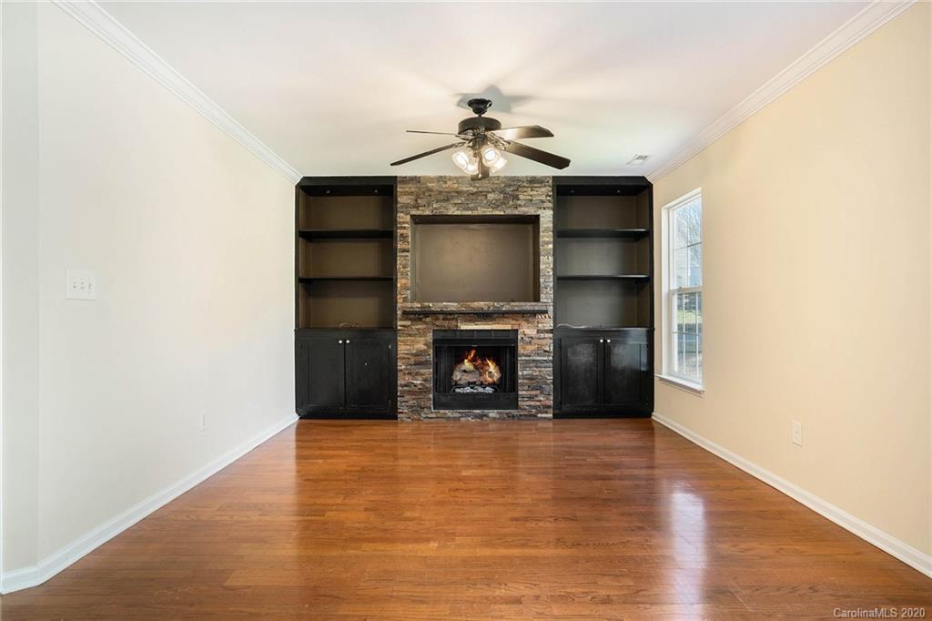 224 Chestnut Avenue Tega Cay, SC 29708 - Photo 3 of 15 Gallery Image 3