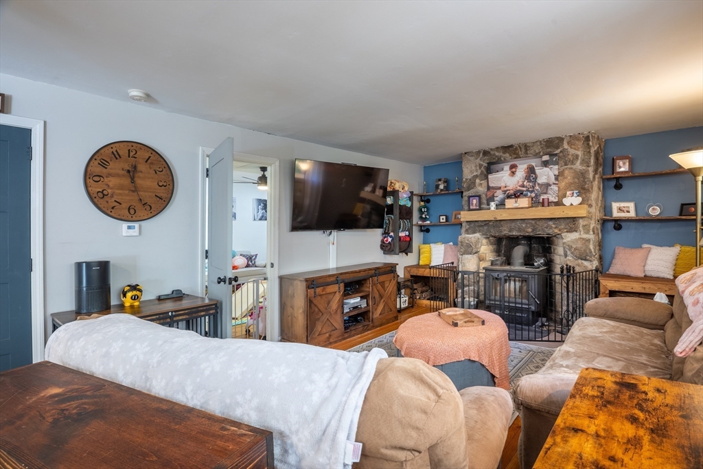 519 Warwick Road Northfield, MA 01360 - Photo 10 of 42