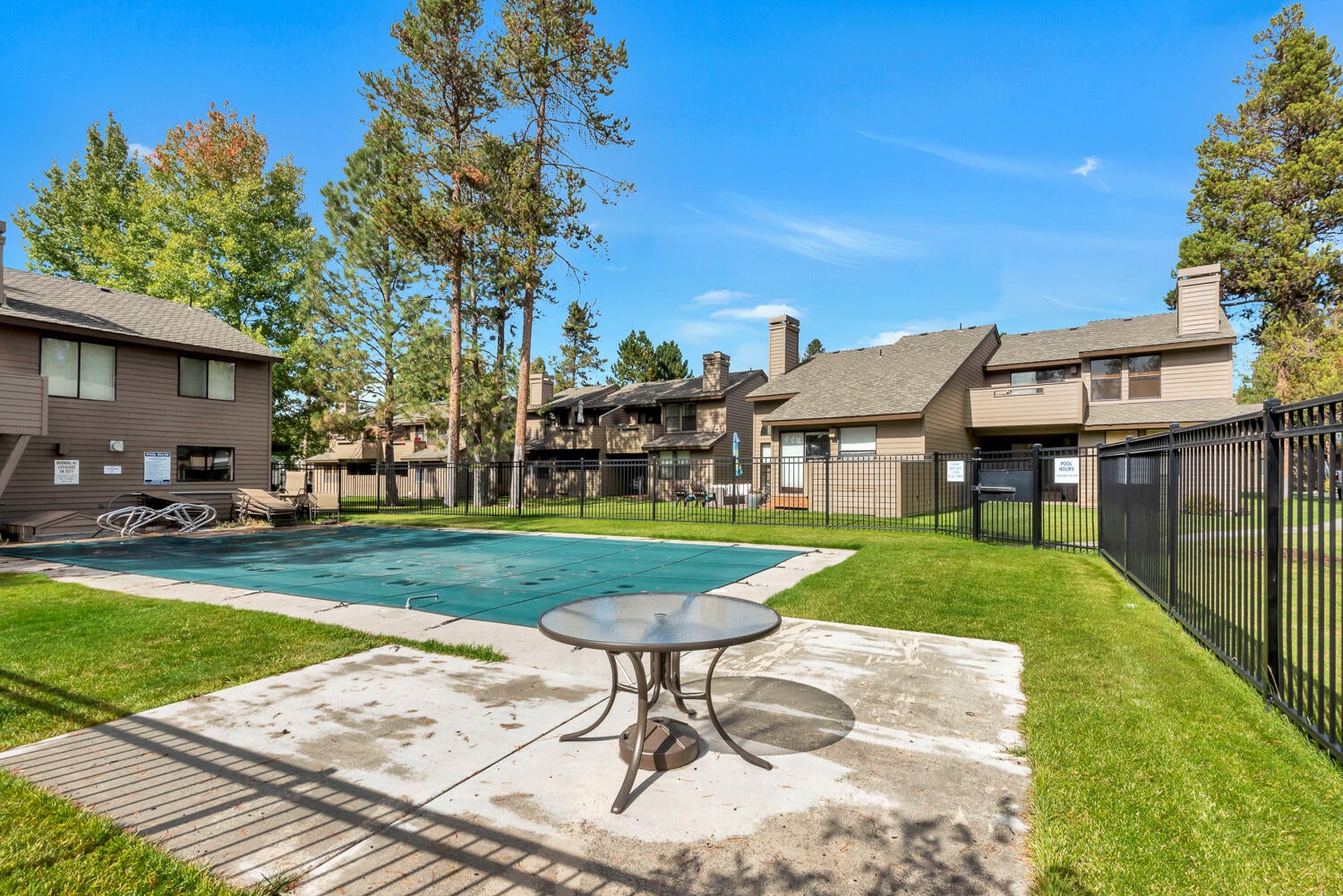 17812 West Core Road, Unit 29 Sunriver, OR 97707 - Photo 23 of 24 Pool