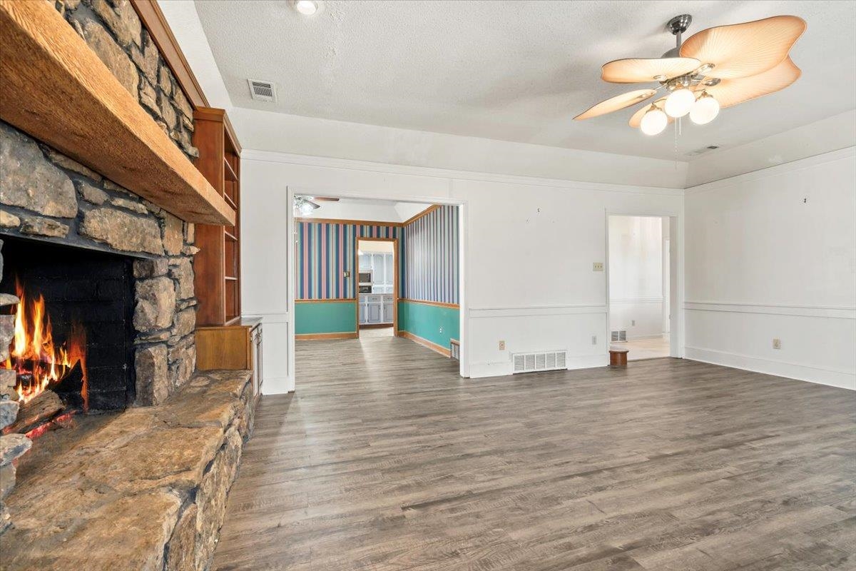 4590 Whiteoaks Lane Bartlett, TN 38002 - Photo 13 of 40 a view of a livingroom with wooden floor