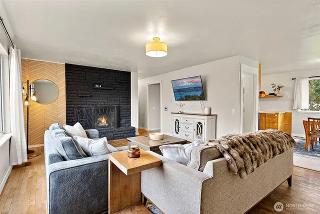 $699,000 | 1126 19th Avenue Southwest, Puyallup, WA 98371