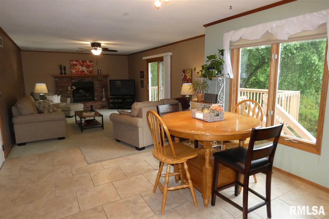 6012 West Ridgecrest Circle Peoria, IL 61615 - Photo 11 of 36 Gallery Image 11