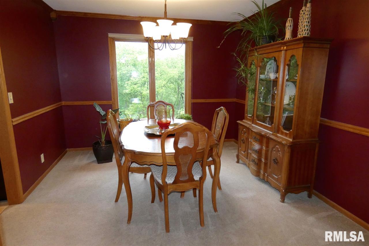 6012 West Ridgecrest Circle Peoria, IL 61615 - Photo 14 of 36 Gallery Image 14