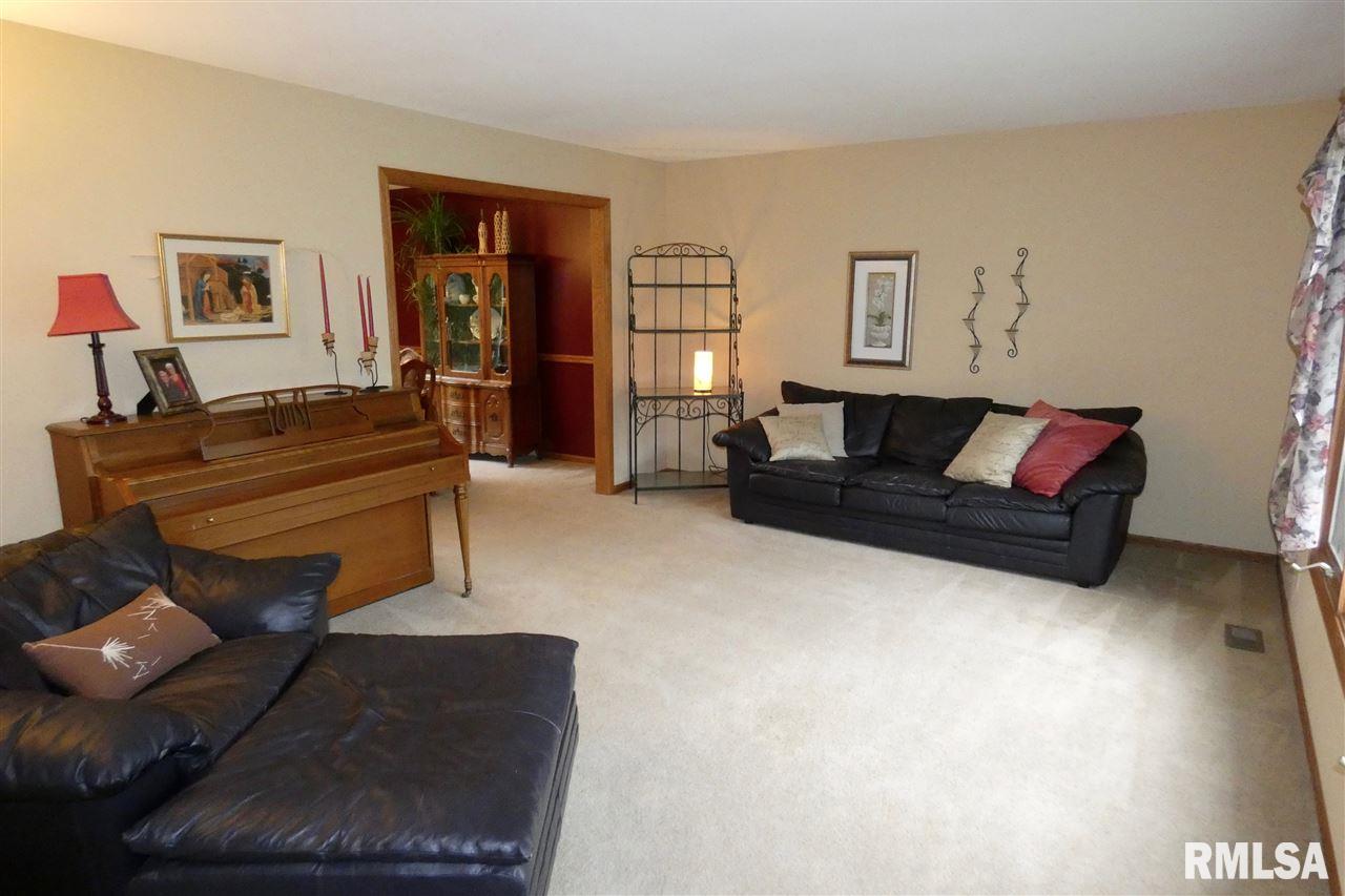6012 West Ridgecrest Circle Peoria, IL 61615 - Photo 15 of 36 Gallery Image 15