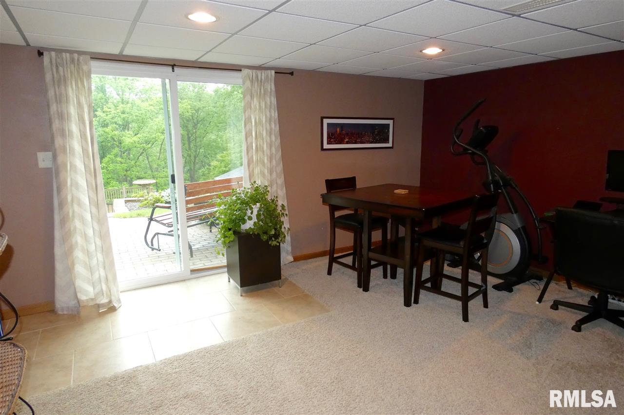 6012 West Ridgecrest Circle Peoria, IL 61615 - Photo 30 of 36 Gallery Image 30