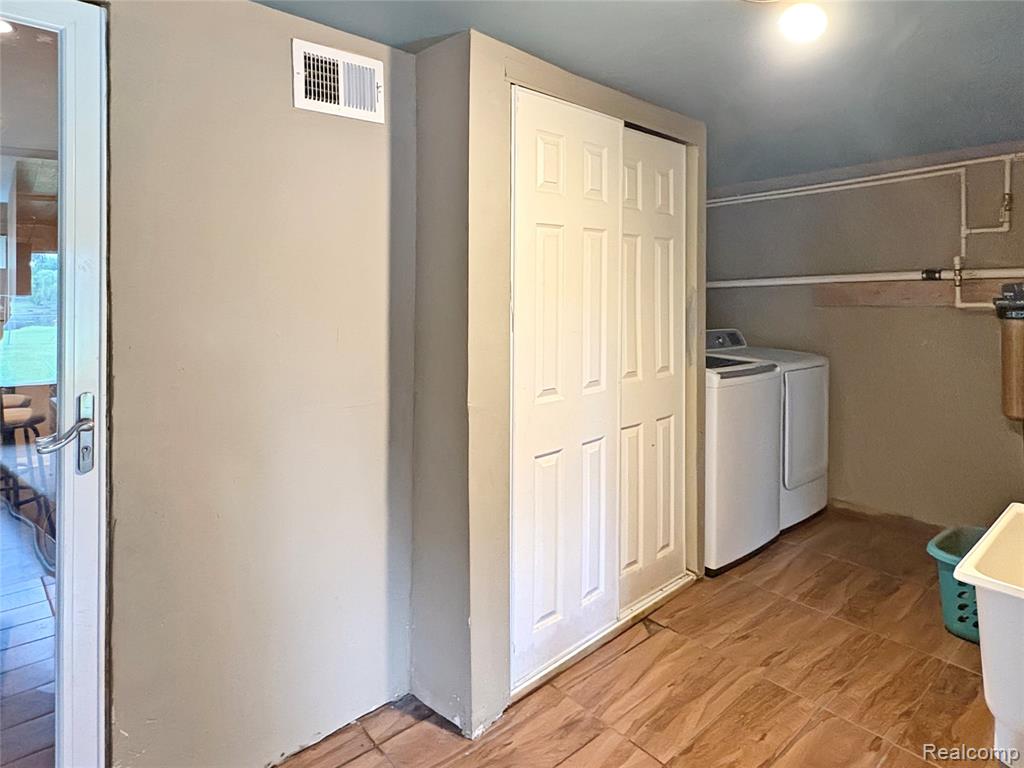 615 Senecal Street Fenton, MI 48430 - Photo 9 of 13