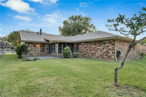 $304,000 | 102 Flowerwood Court, Luling, LA 70070