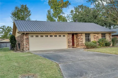 $317,700 | 102 Flowerwood Court, Luling, LA 70070