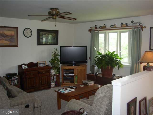 433 Pine Road Mount Holly Springs, PA 17065 - Photo 8 of 19 Gallery Image 8