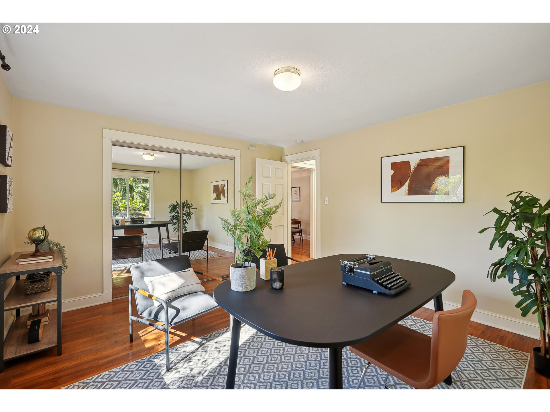 7814 Southwest Capitol Hill Road Portland, OR 97219 - Photo 15 of 27 Gallery Image 15