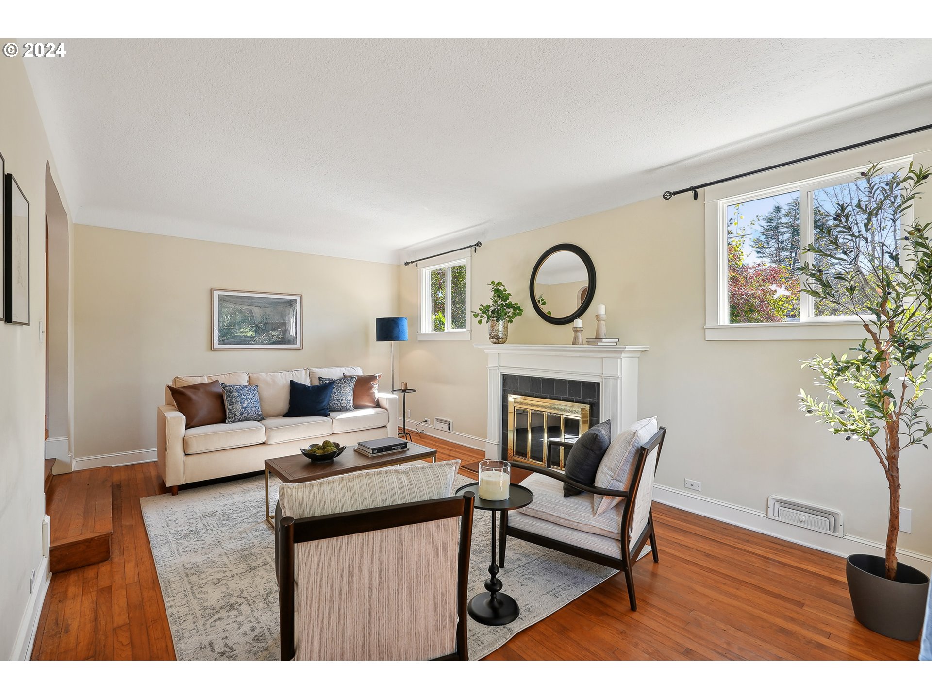 7814 Southwest Capitol Hill Road Portland, OR 97219 - Photo 5 of 27 Gallery Image 5