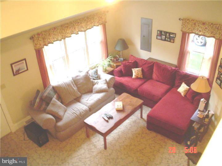 787 Hawks Bridge Road Salem, NJ 08079 - Photo 3 of 21 Living Room