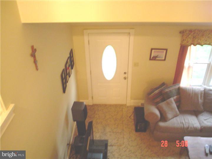 787 Hawks Bridge Road Salem, NJ 08079 - Photo 5 of 21 Living Room