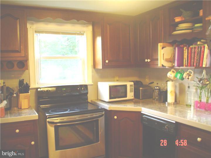 787 Hawks Bridge Road Salem, NJ 08079 - Photo 7 of 21 Kitchen
