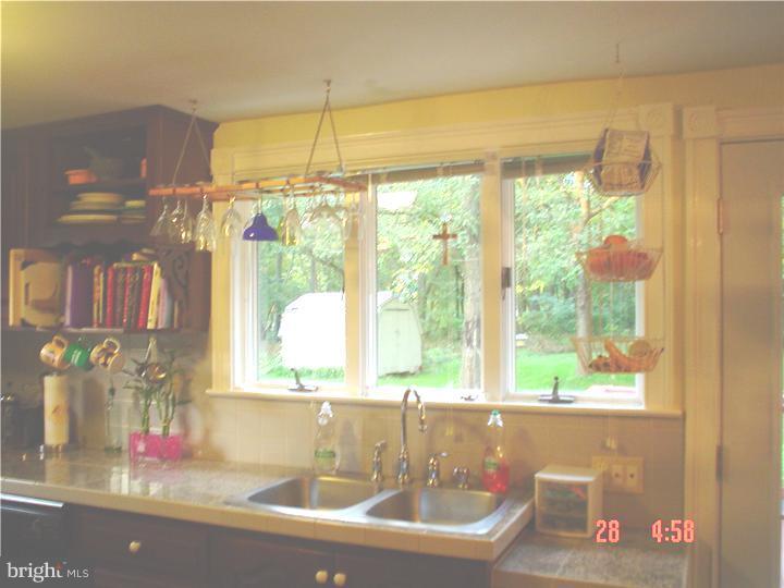 787 Hawks Bridge Road Salem, NJ 08079 - Photo 8 of 21 Kitchen