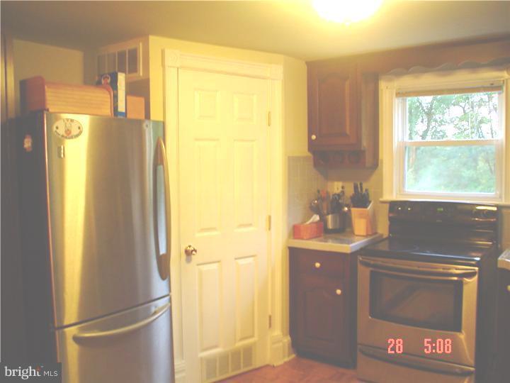 787 Hawks Bridge Road Salem, NJ 08079 - Photo 9 of 21 Kitchen