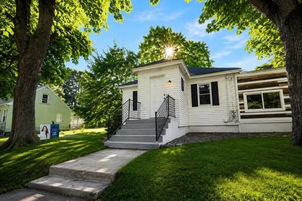 $2,500 | 60 Howard Street, Unit 1, Leominster, MA 01453