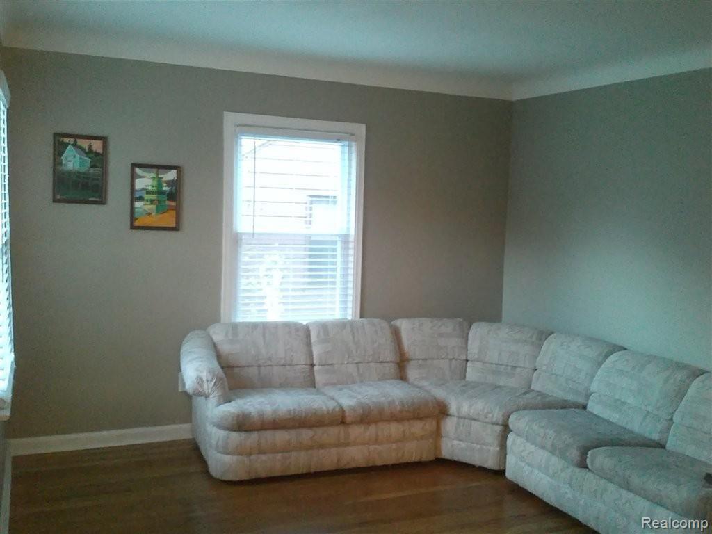 2211 Harvard Road Berkley, MI 48072 - Photo 2 of 10 HarvardLiving.jpg