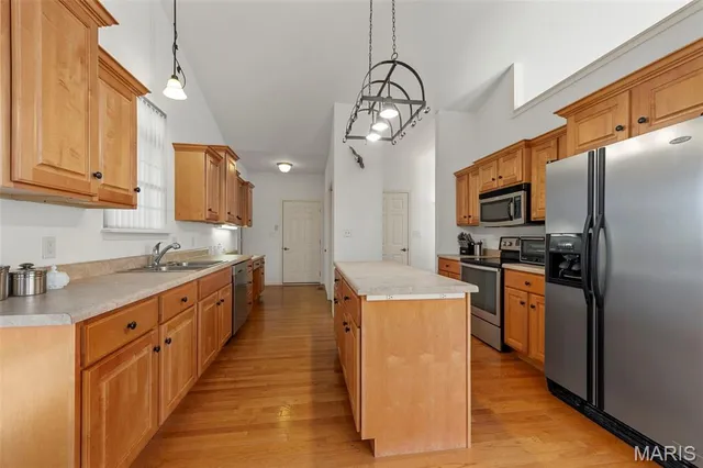 $525,000 | 406 Huntington Trails Drive, Festus, MO 63028