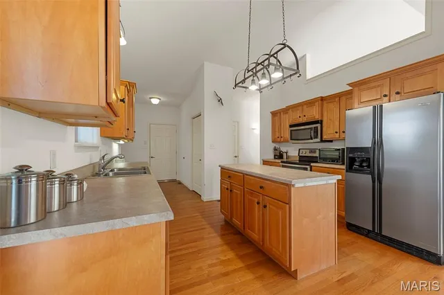 $525,000 | 406 Huntington Trails Drive, Festus, MO 63028