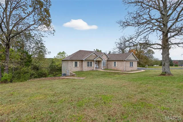 $490,000 | 406 Huntington Trails Drive, Festus, MO 63028
