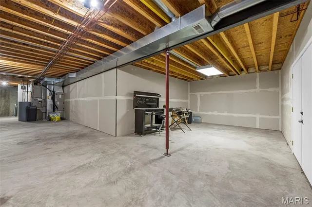 $525,000 | 406 Huntington Trails Drive, Festus, MO 63028