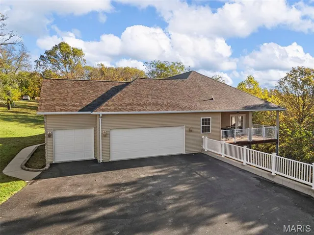 $525,000 | 406 Huntington Trails Drive, Festus, MO 63028