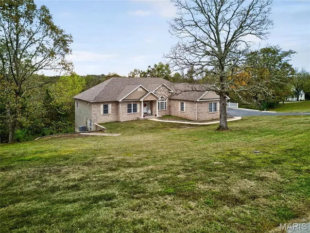 $490,000 | 406 Huntington Trails Drive, Festus, MO 63028