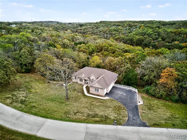 $490,000 | 406 Huntington Trails Drive, Festus, MO 63028