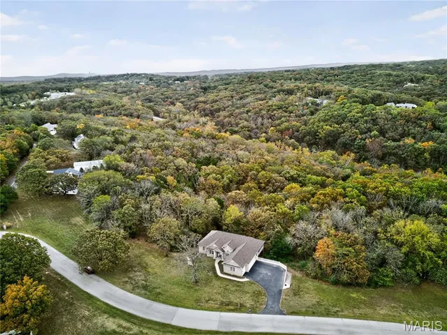 $490,000 | 406 Huntington Trails Drive, Festus, MO 63028
